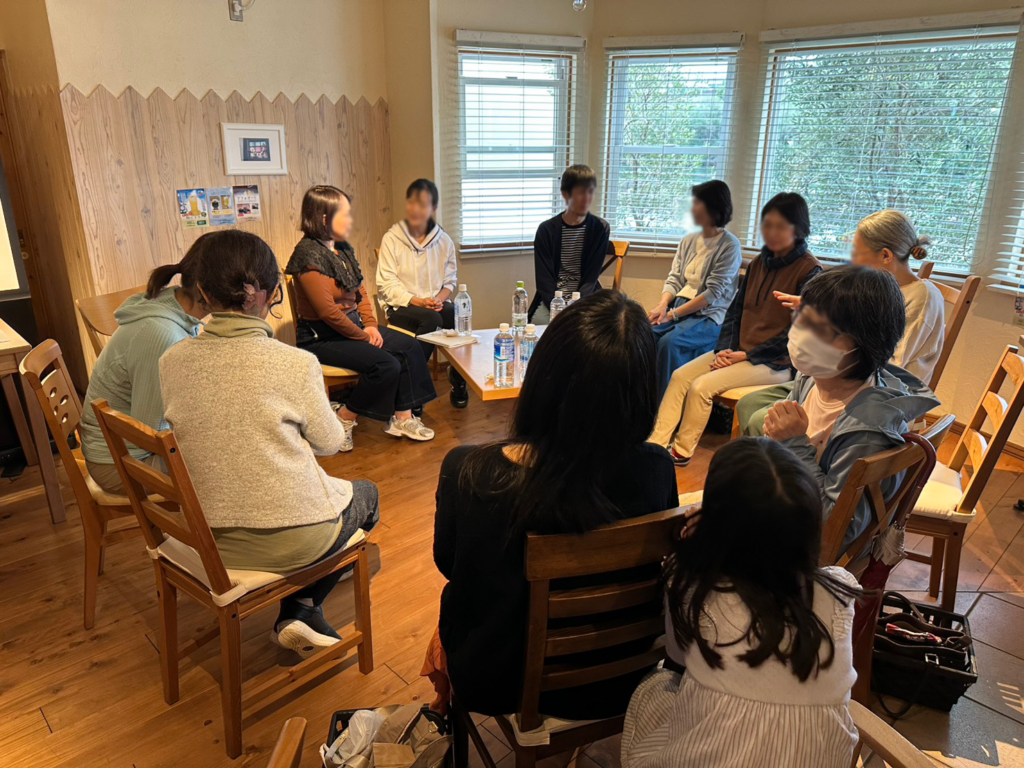 おひさま自然療法院 - 松果体呼吸法実践講座風景5